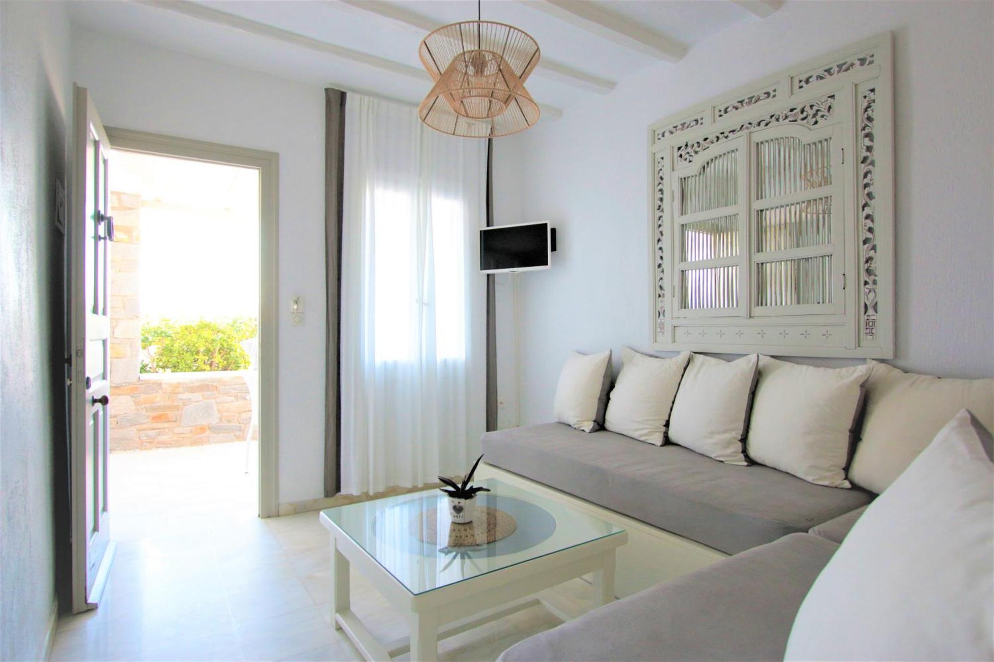 Parian Lithos Residence Naousa  Room photo