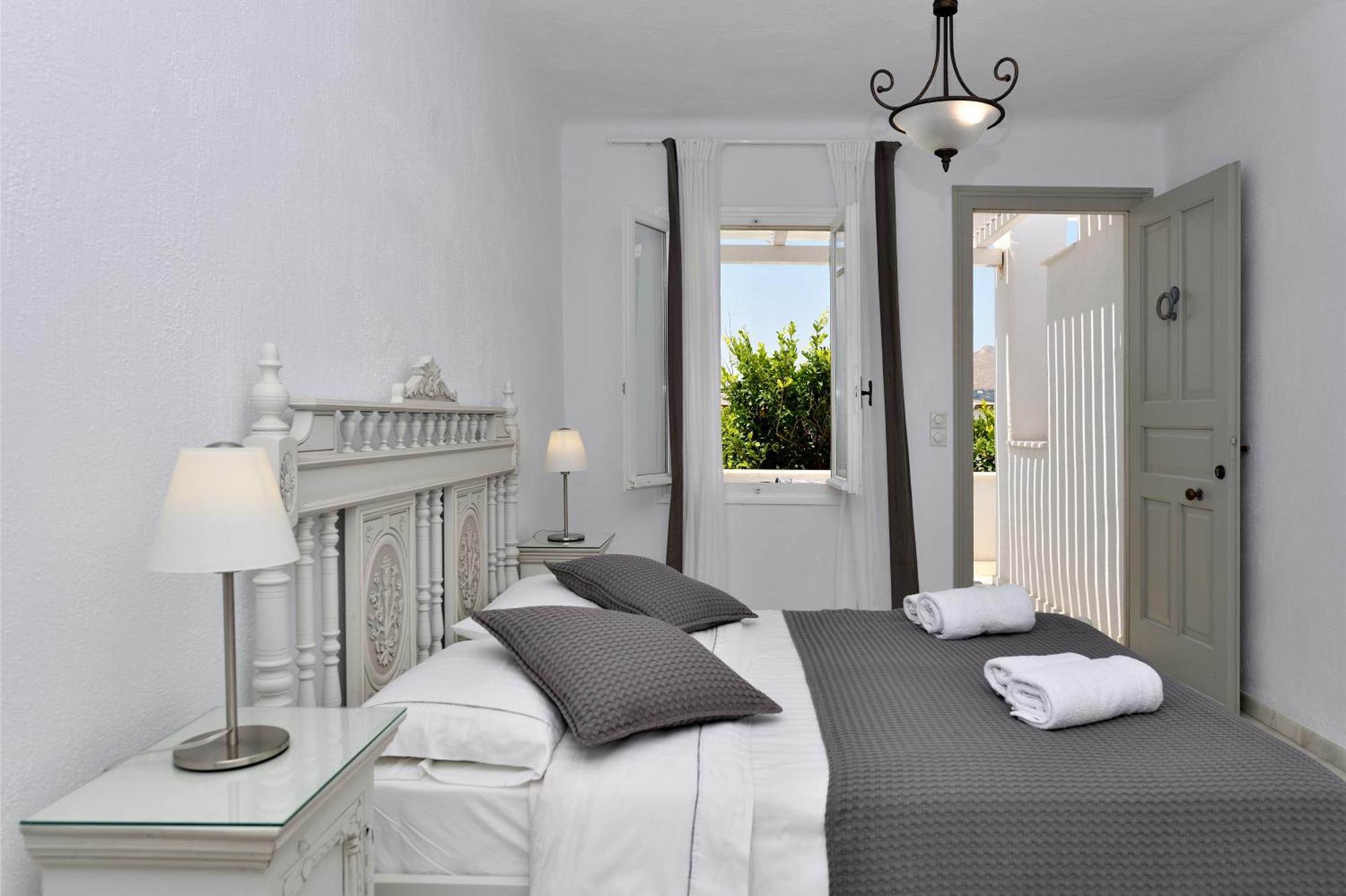 Parian Lithos Residence Naousa  Room photo