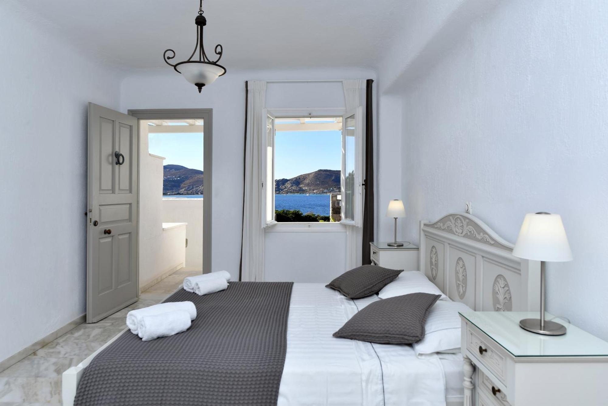 Parian Lithos Residence Naousa  Room photo